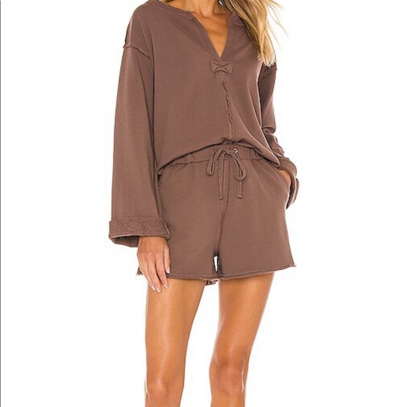 Revolve brown shorts - Picture 1 of 6